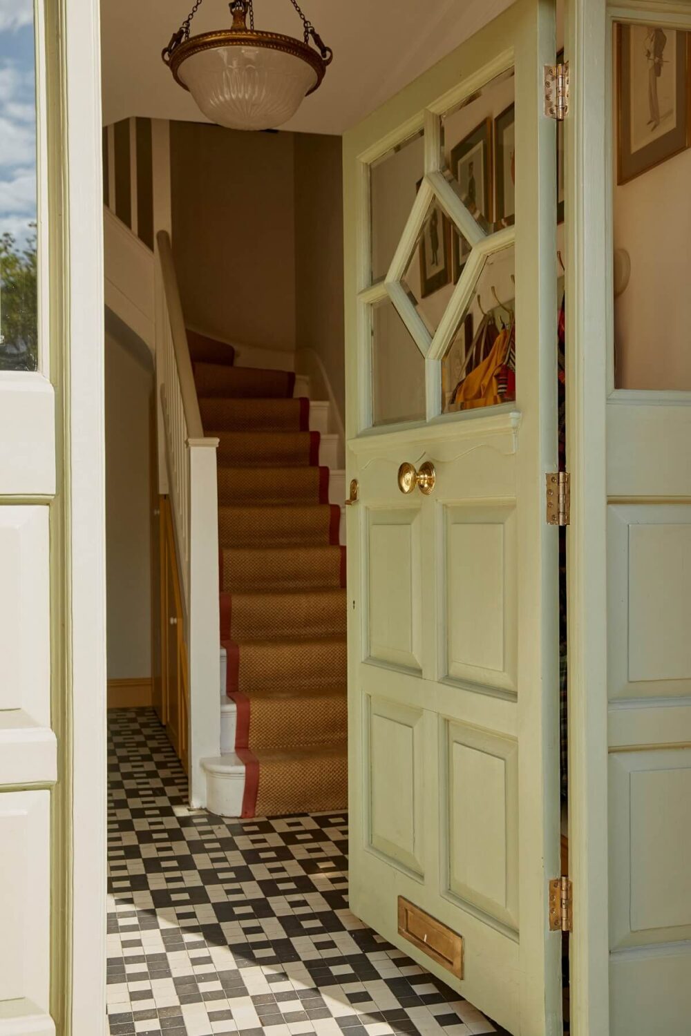 entry-hallway-black-white-floor-tiles-nordroom