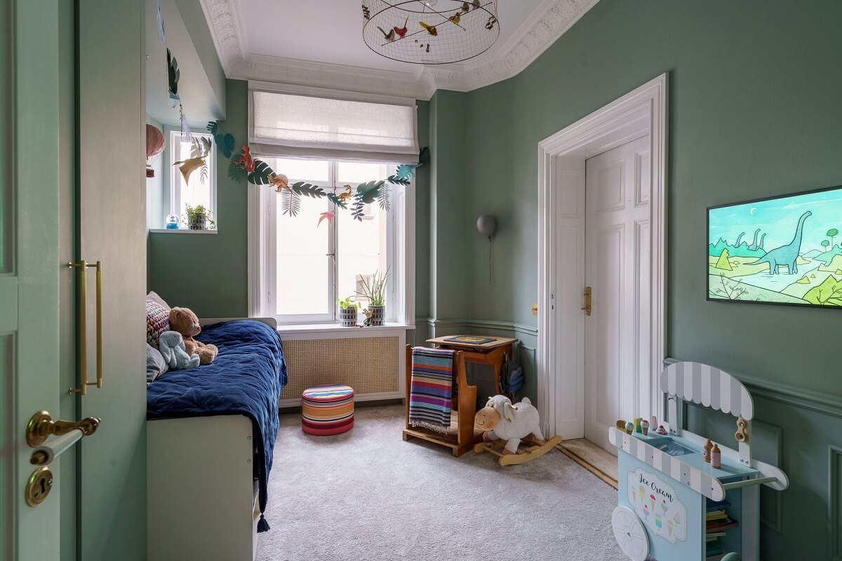 green-kids-bedroom-vintage-school-desk-nordroom