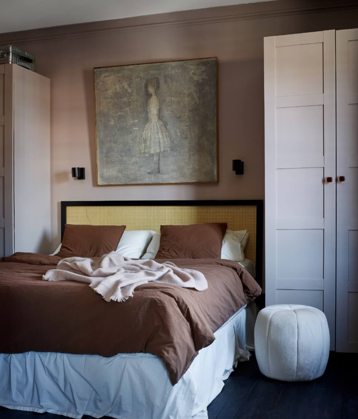 master-bedroom-pink-walls-wardrobes-nordroom