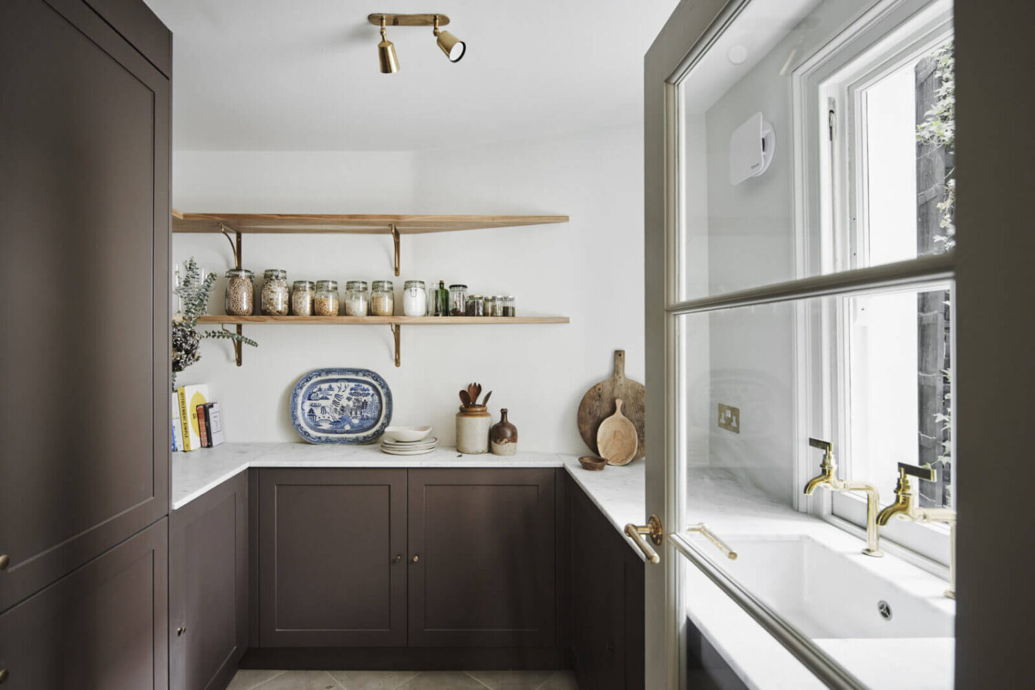 pantry-purple-cabinets-townhouse-london-nordroom