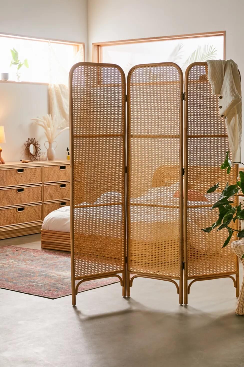 ria-room-divider-screen-urban-outfitters-living-room-bedroom-combo-ideas-nordroom
