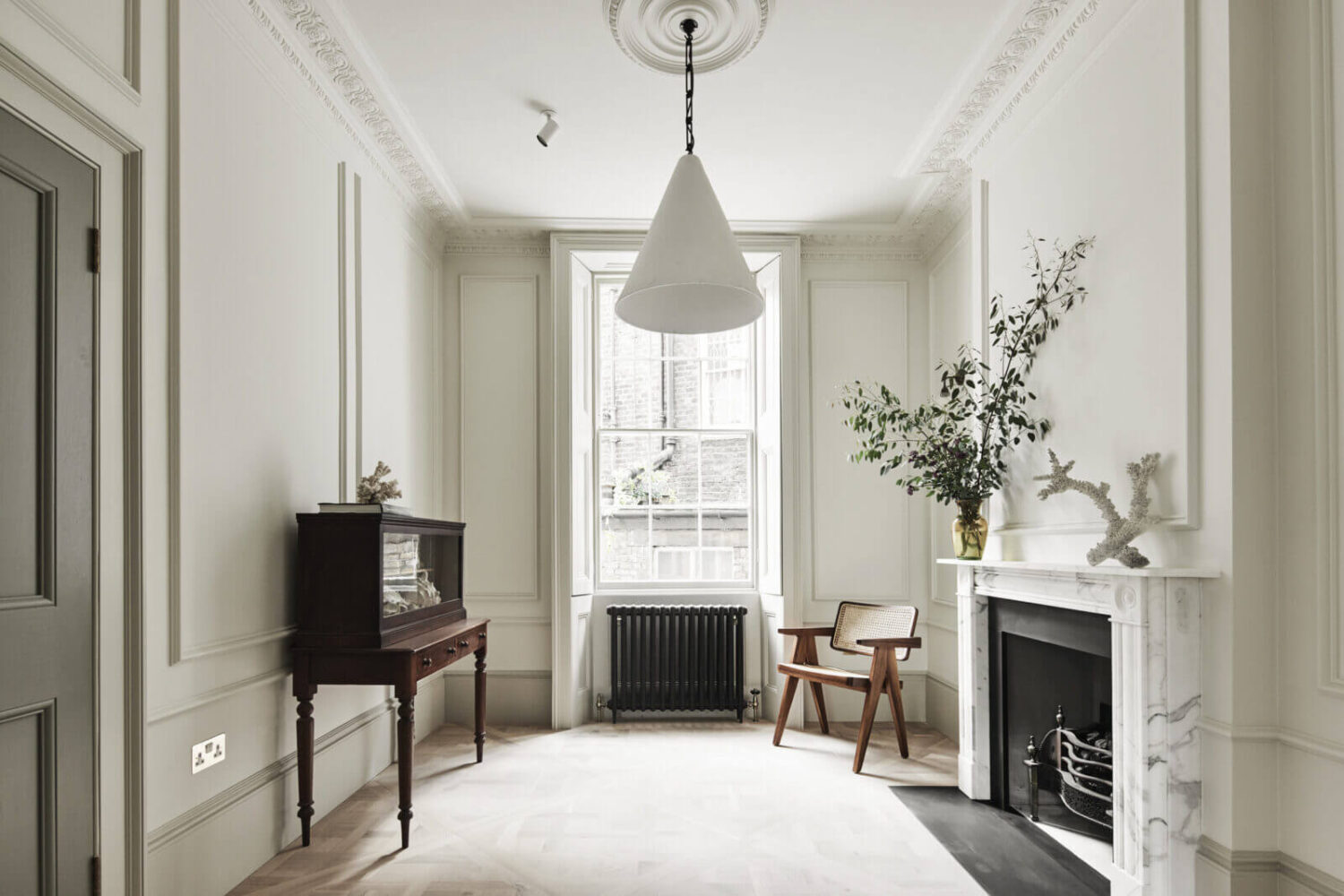 serene-london-townhouse-fireplace-original-features-living-room-nordroom