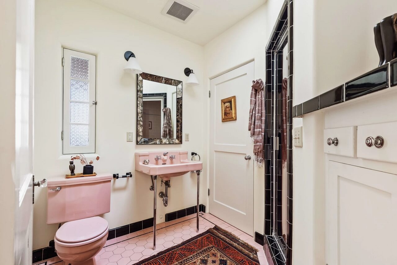 vintage-style-bathroom-pink-sink-nordroom