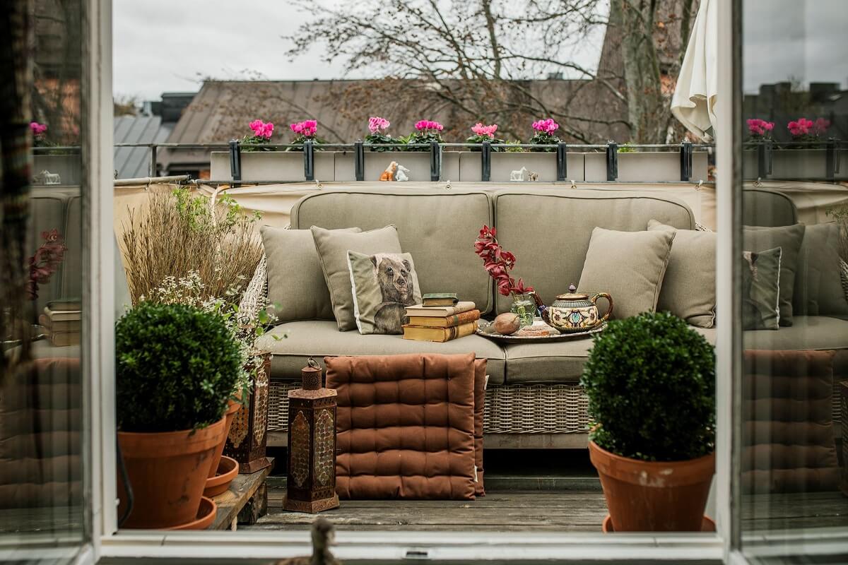 balcony-cozy-attic-apartment-sweden-nordroom