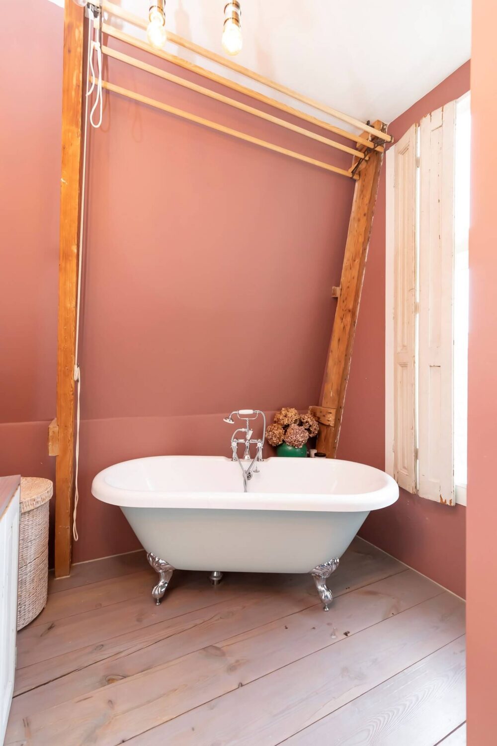 bathroom-freestanding-bath-earthy-pink-walls-nordroom