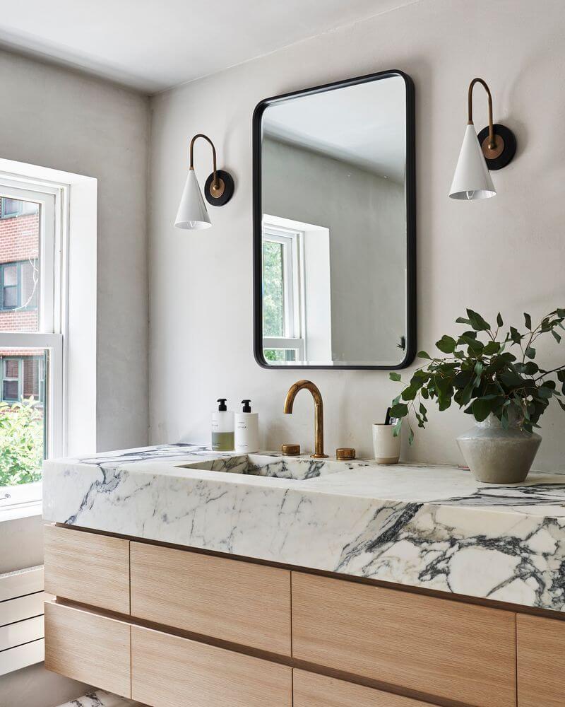 bathroom-marble-vanity-new-york-townhouse-nordroom