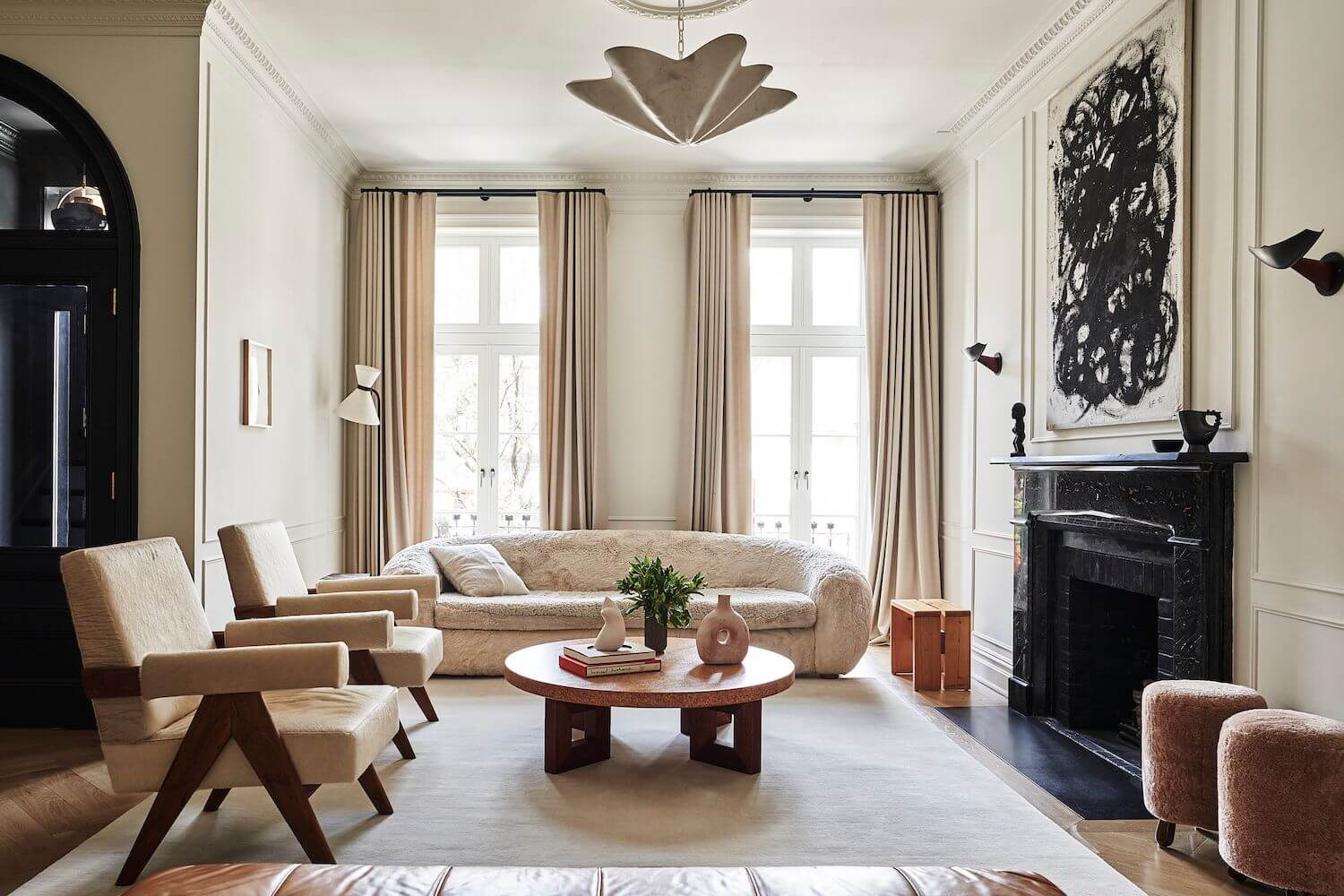A Classic West Village Townhouse with Garden 1 classic-light-colored-living-room-black-fireplace-townhouse-new-york-nordroom