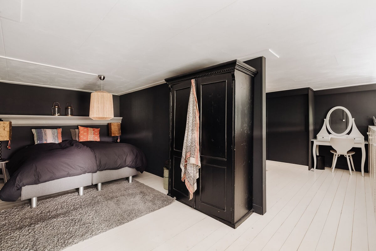 double-bedroom-with-partition-wall-nordroom