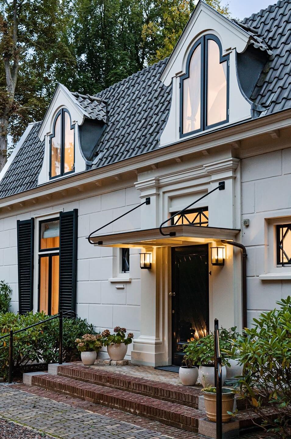 A Luxurious Dutch Villa in a Former Carriage House