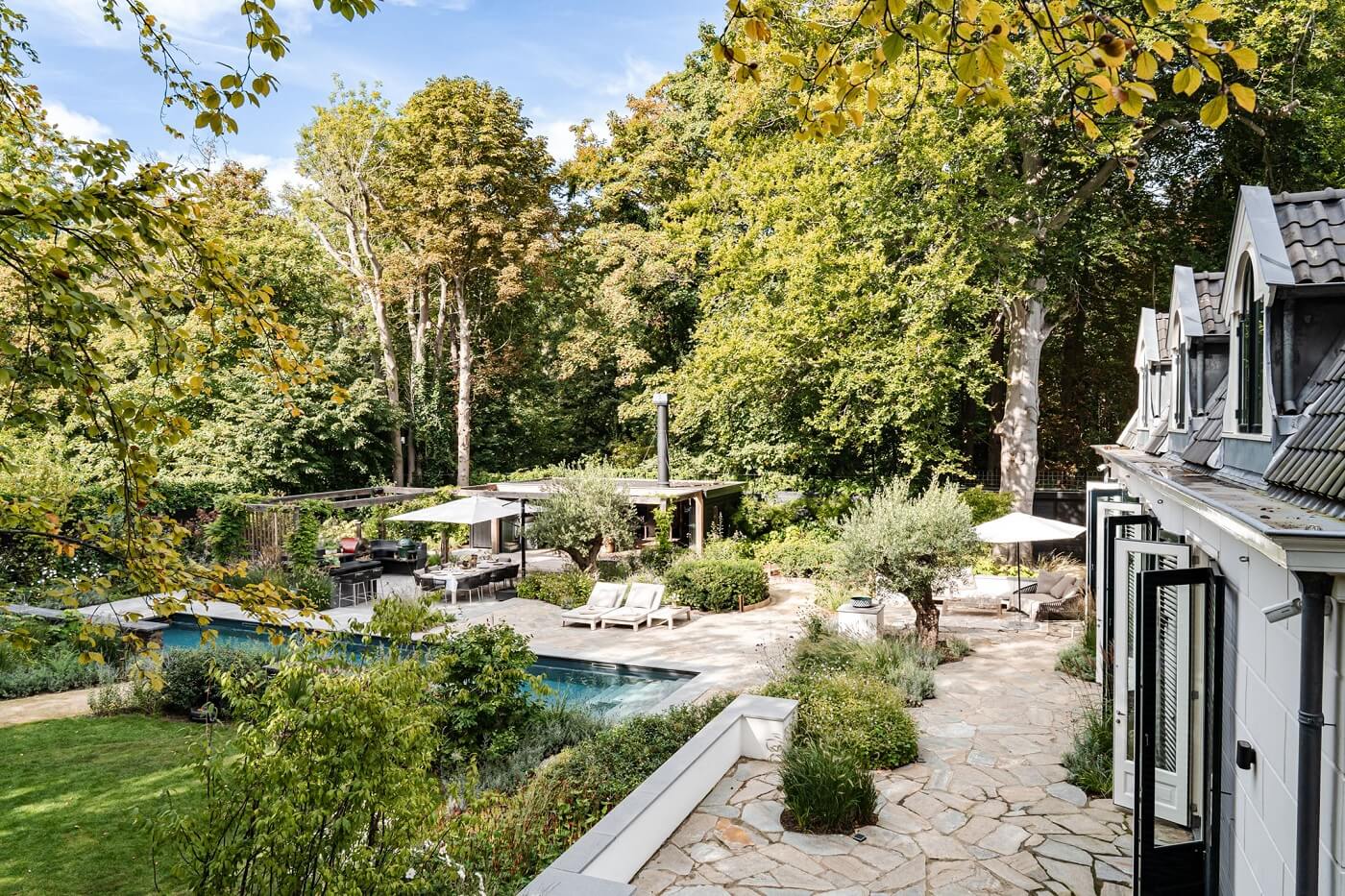 garden-pool-trees-dutch-carriage-house-nordroom