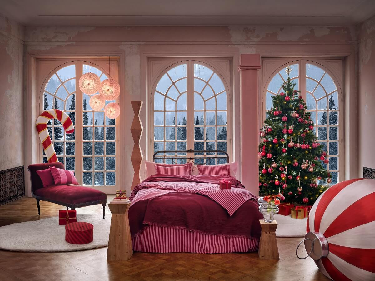 hm-home-christmas-2022-bedroom-pink-bedding-tree-nordroom
