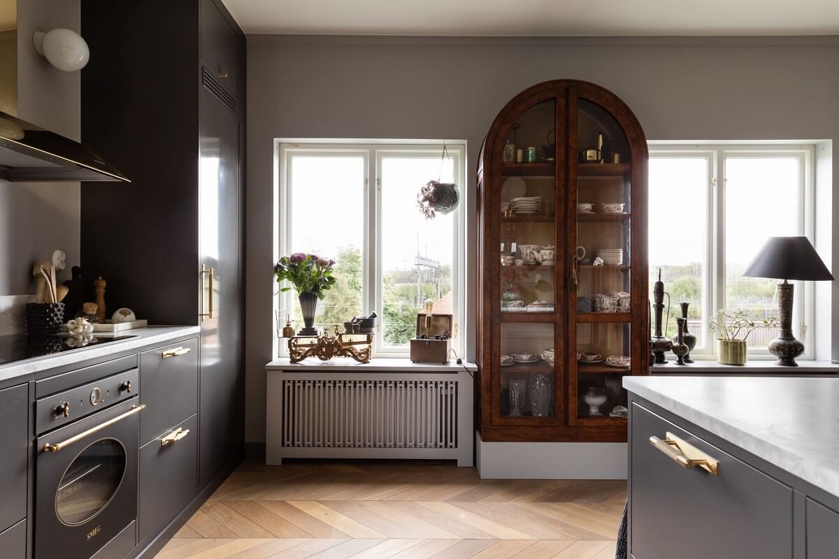 kitchen-gray-cabinets-swedish-home-nordroom