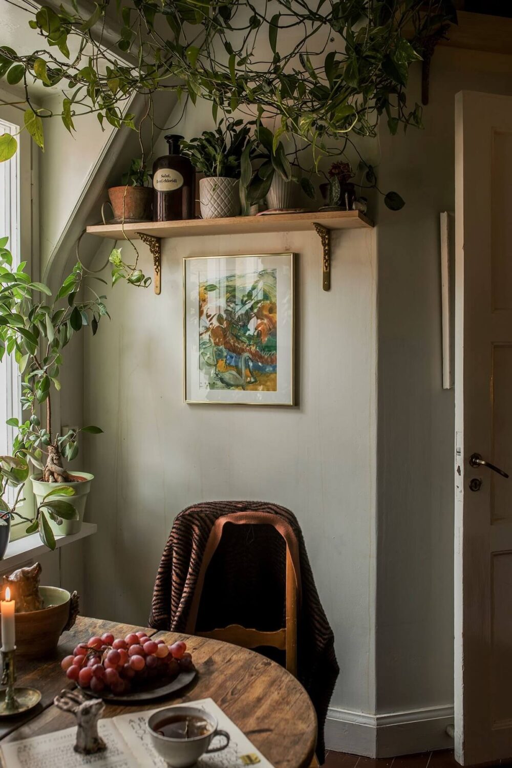 kitchen-nook-shelf-plants-slanted-wall-nordroom