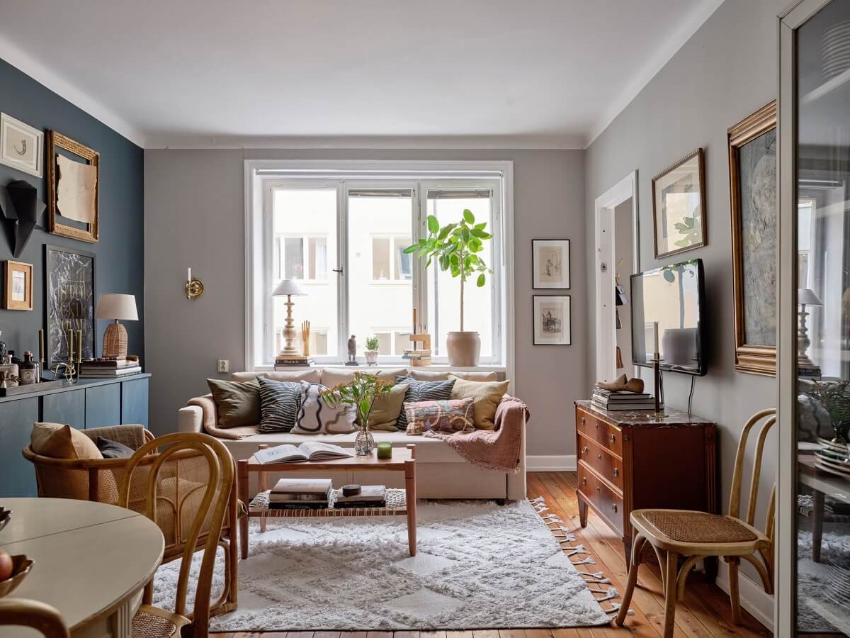 living-room-light-gray-blue-walls-wooden-floor-nordroom