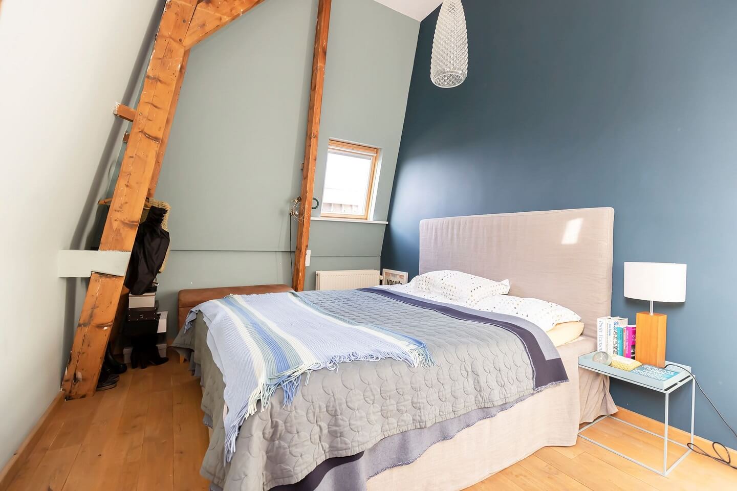 loft-bedroom-two-tone-blue-walls-nordroom