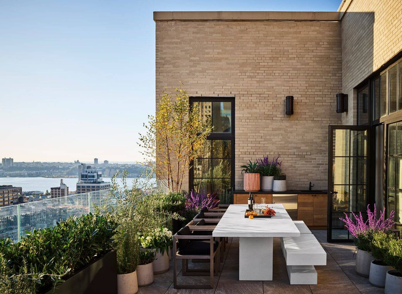 roof-terrace-dining-space-trevor-noah-penthouse-nordroom