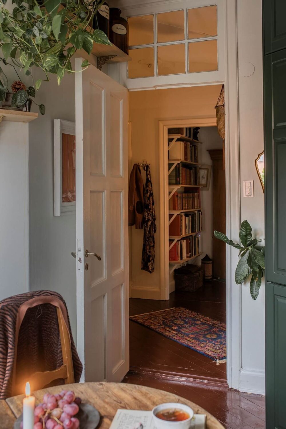 vintage-apartment-hallway-kitchen-nordroom