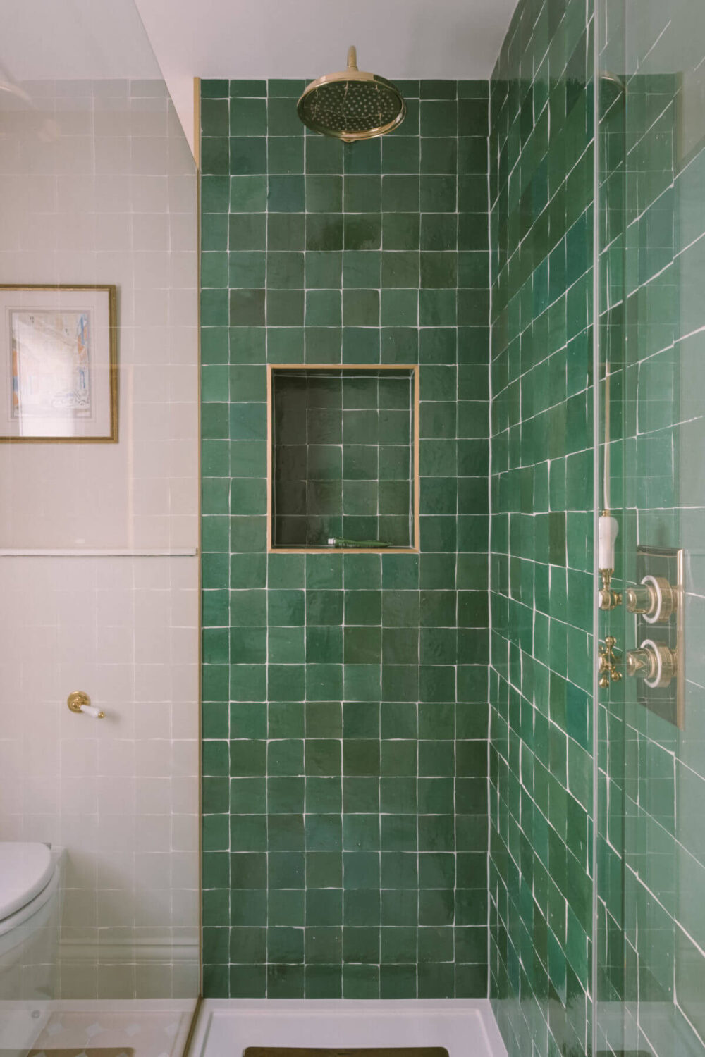 bathroom-green-tiles-niche-nordroom
