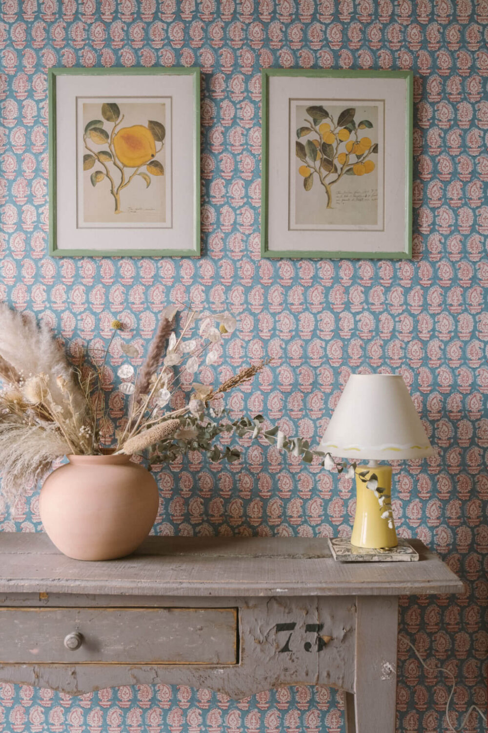 detail-wallpaper-vintage-eclectic-home-england-nordroom