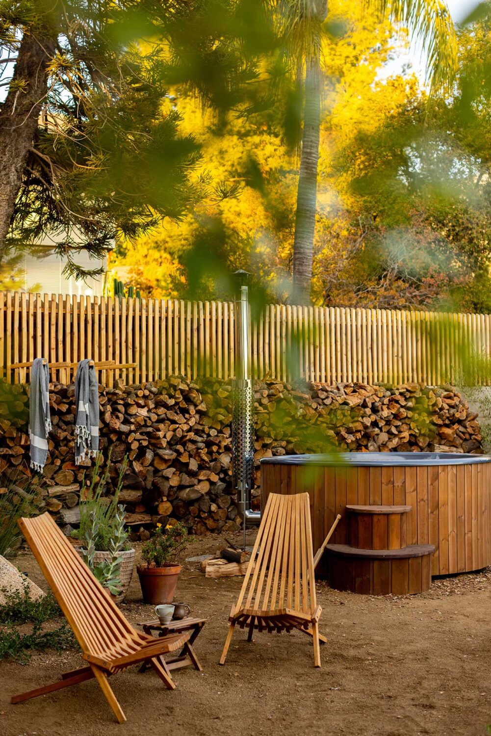 garden-hot-tub-mountaintop-home-hayden-christensen-nordroom