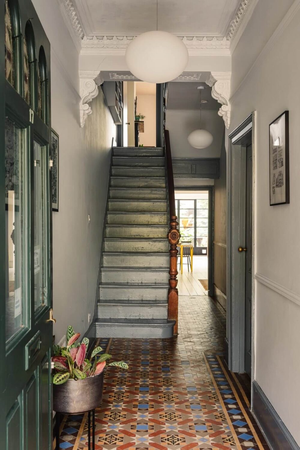 hallway-colorful-floor-tiles-mosaic-pattern-victorian-house-london-nordroom