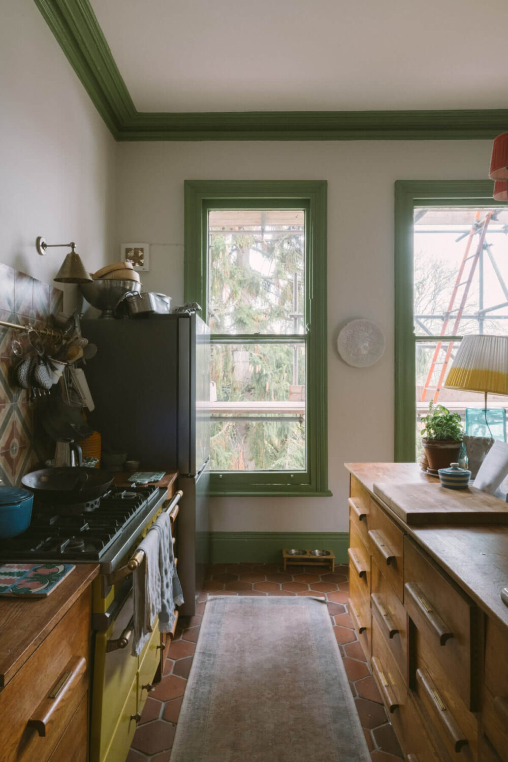 kitchen-butler-sink-reclaimed-materials-terracotta-floor-tiles-nordoom