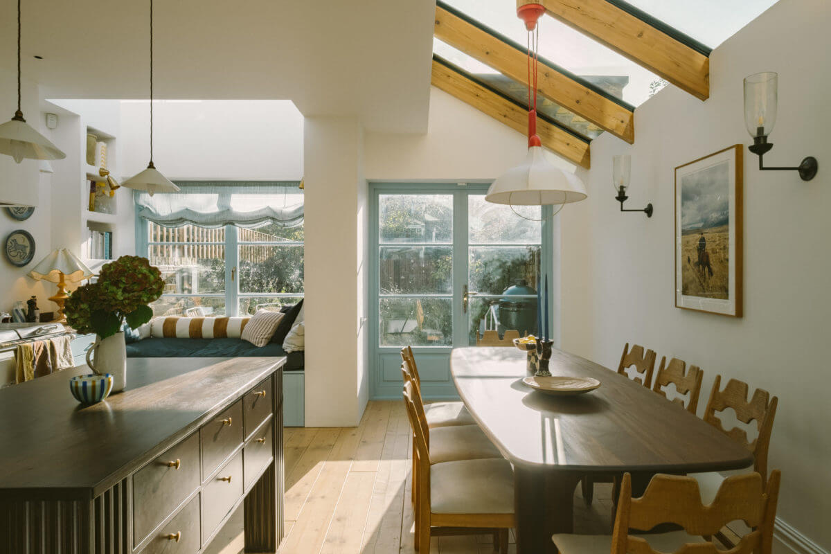 kitchen-dining-room-skylight-window-seat-nordroom