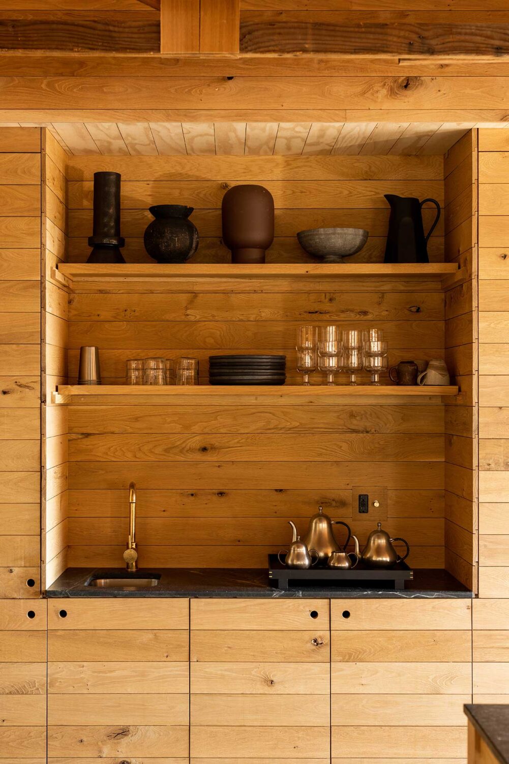 kitchen-shelves-wooden-home-hayden-christensen-nordorom