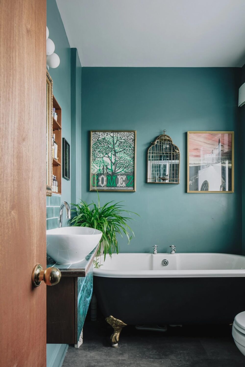 bathroom-green-walls-freestanding-clawfoot-bath-nordroom