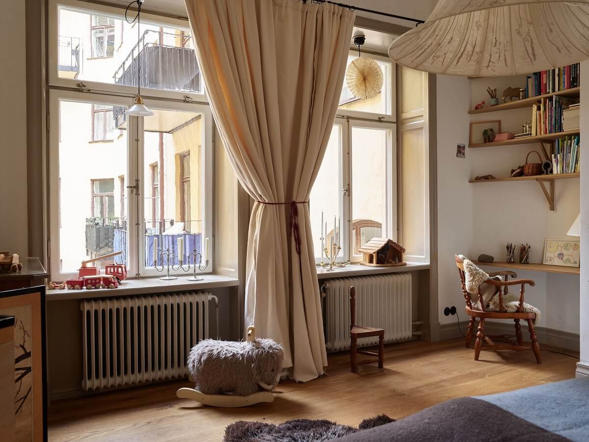 bedroom-small-home-office-nook-beige-aesthetic-nordroom