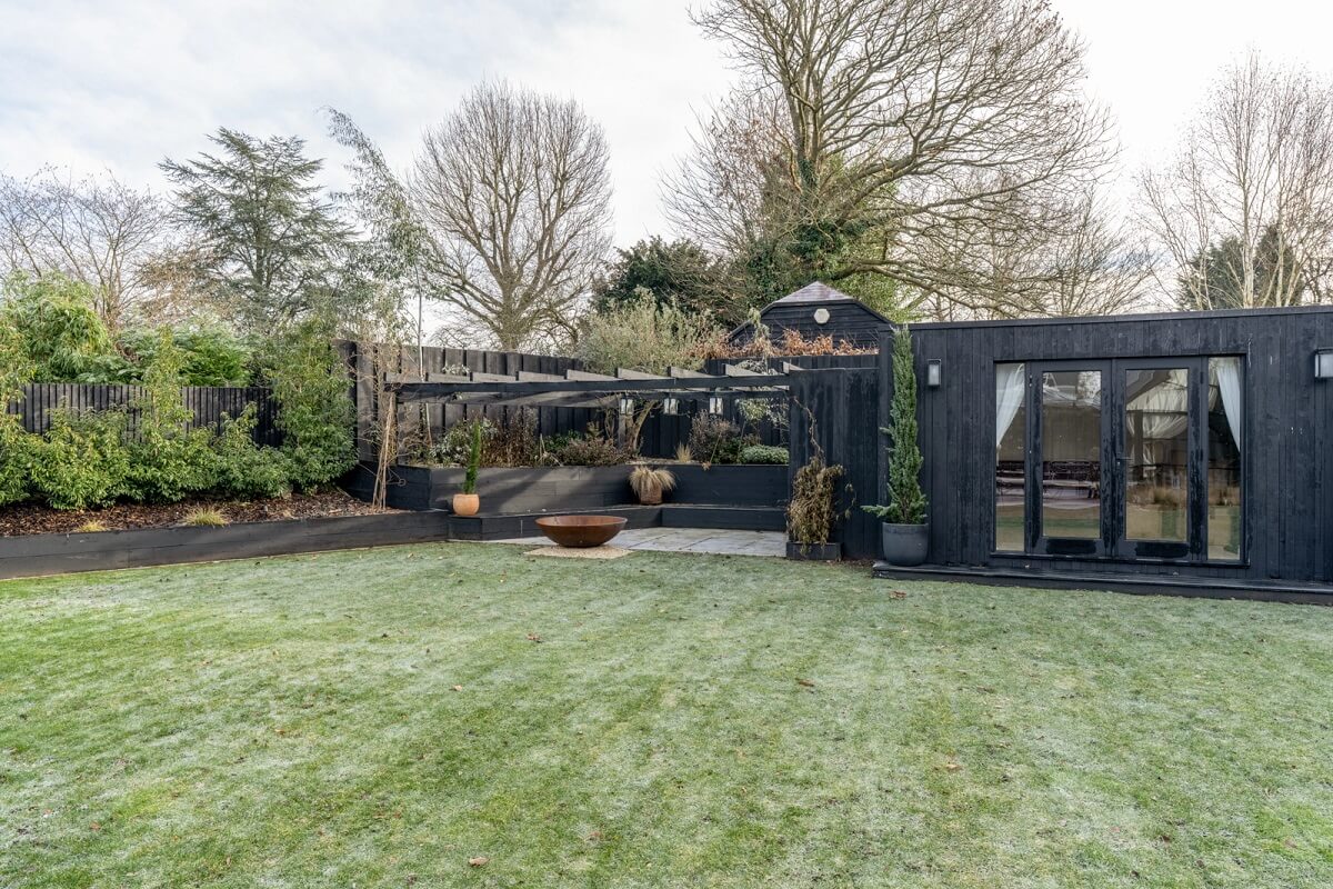 exterior-garden-black-cladded-extension-nordroom