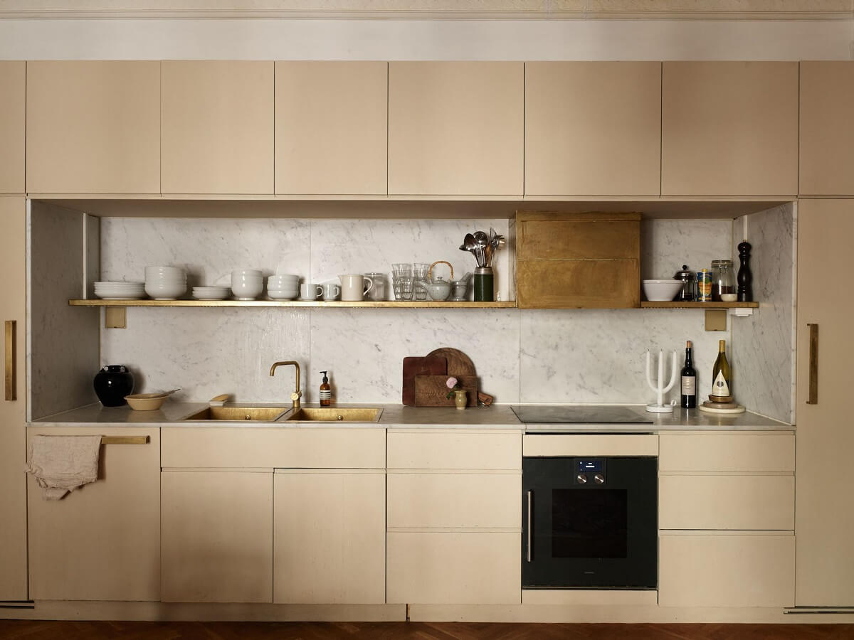 kitchen-closed-upper-cabinets-shelf-beige-cupboards-nordroom