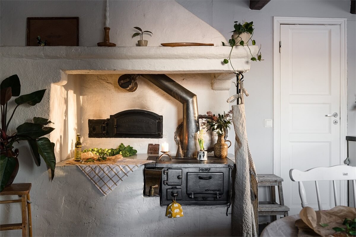 original-stove-country-house-sweden-nordroom