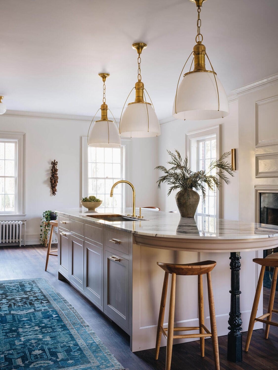 rounded-kitchen-island-blue-runner-bar-stools-jean-stoffer-interior-design-nordroom