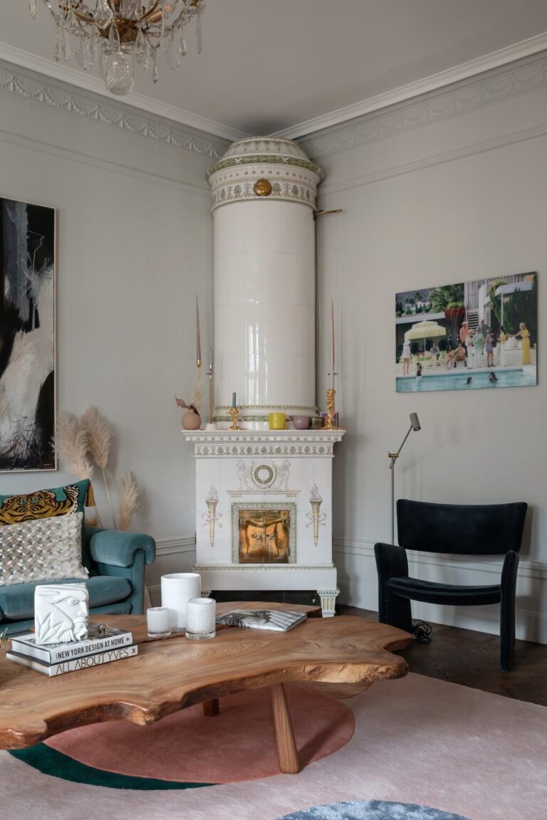tile-fireplace-pastel-colored-rug-living-room-nordroom