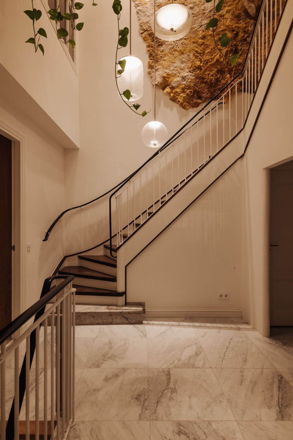hallway-staircase-amsterdam-luxury-apartment-nordroom