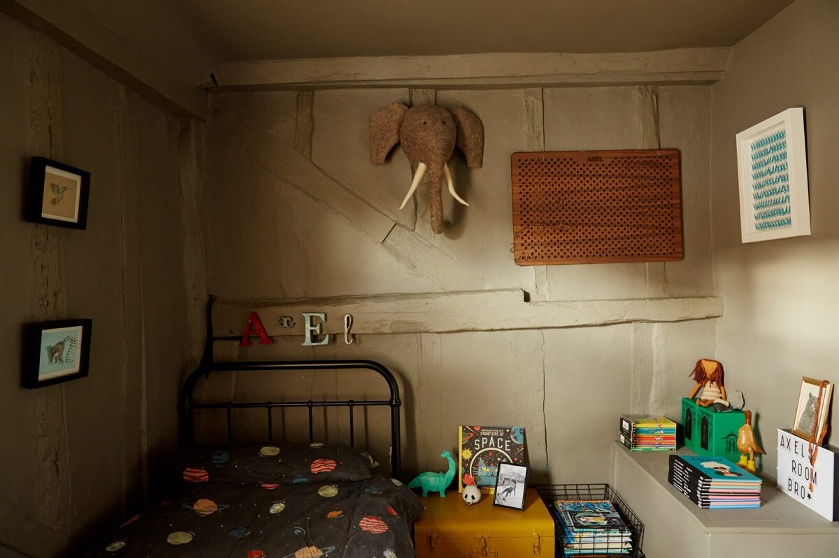 kids-bedroom-gray-walls-nordroom