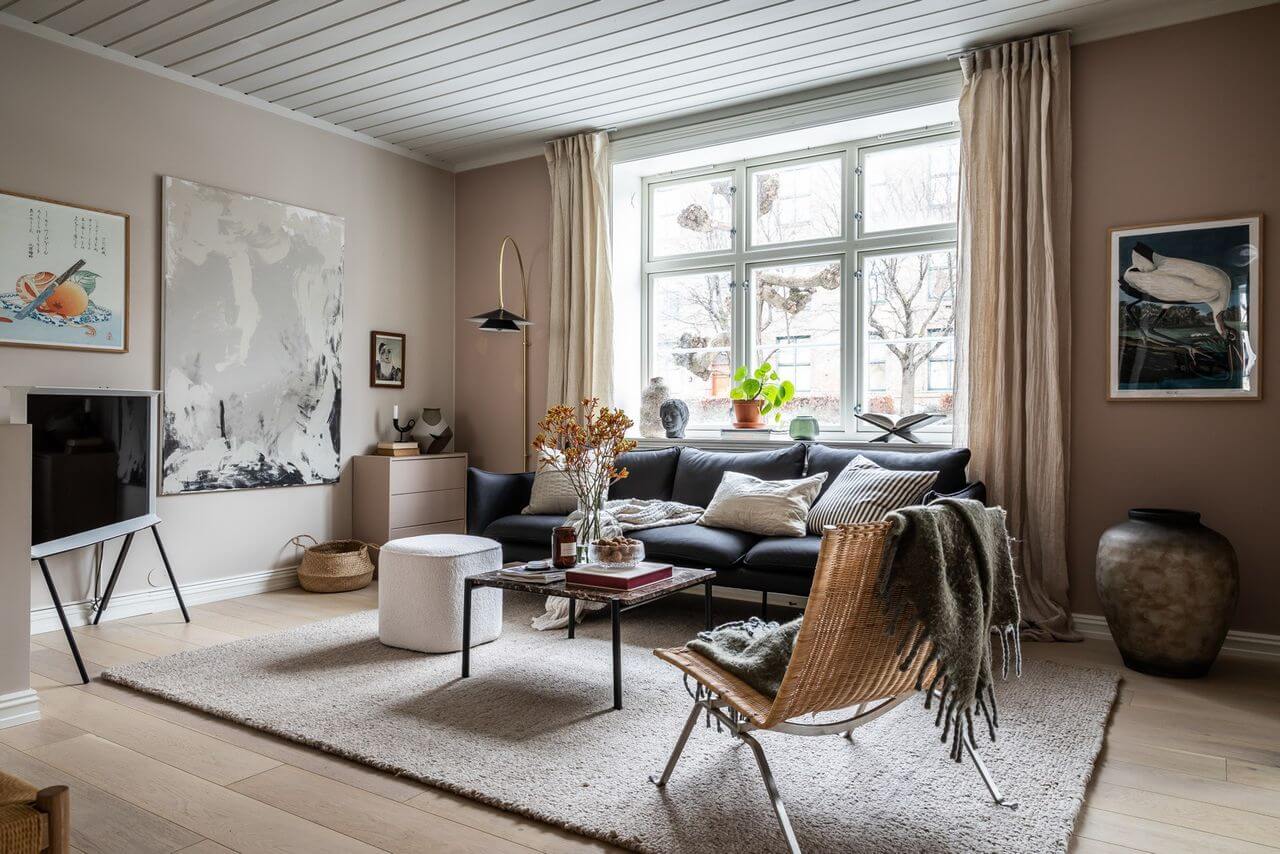 Soft Neutral Colors in a Norwegian Maisonette Home