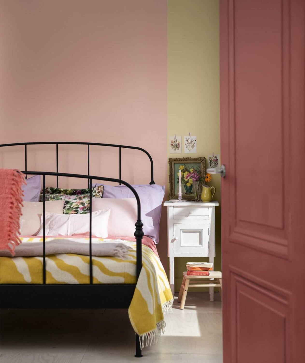 vertical-two-tone-wall-pink-yellow-bedroom-dulux