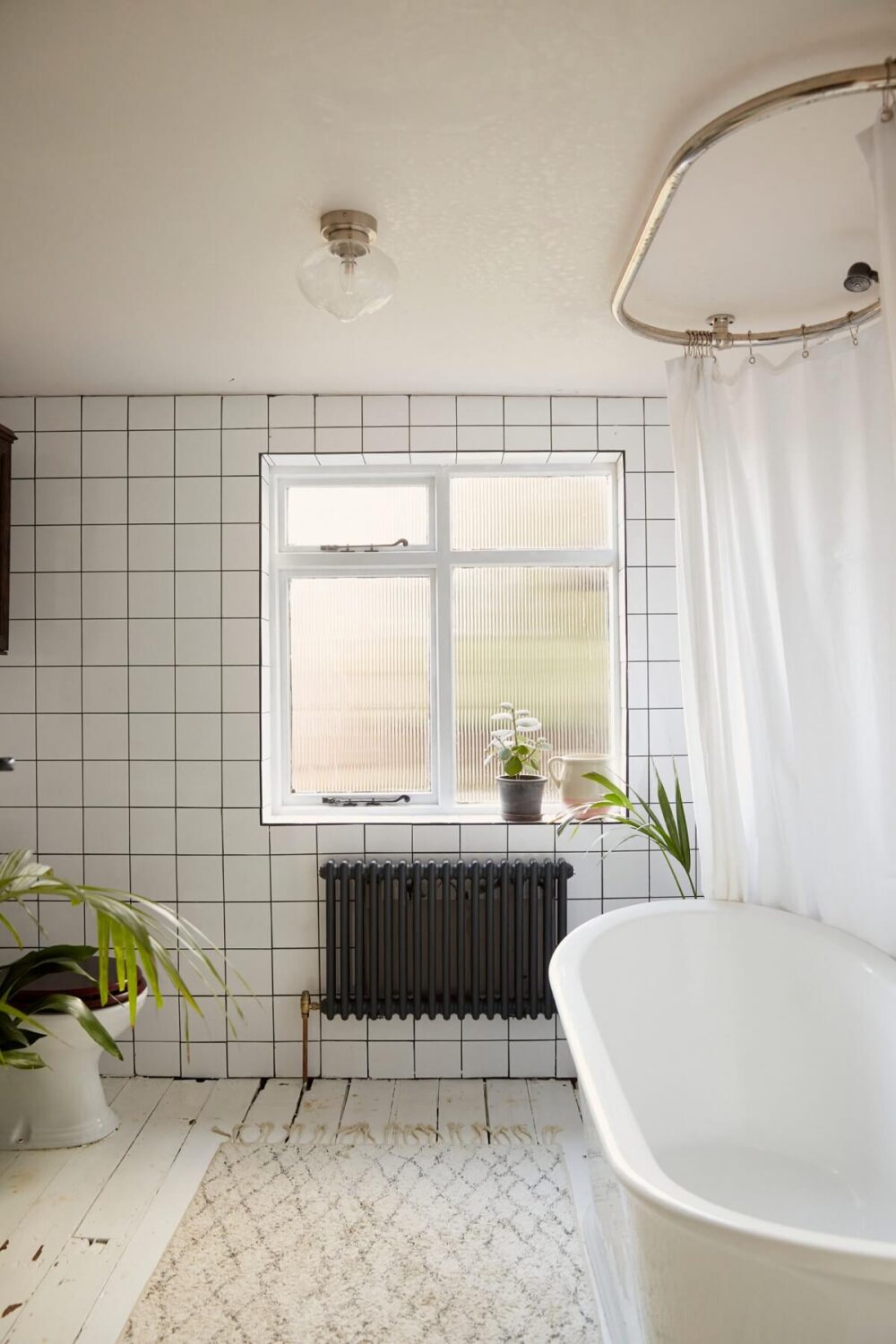 white-bathroom-freestanding-bath-square-tiles-nordroom