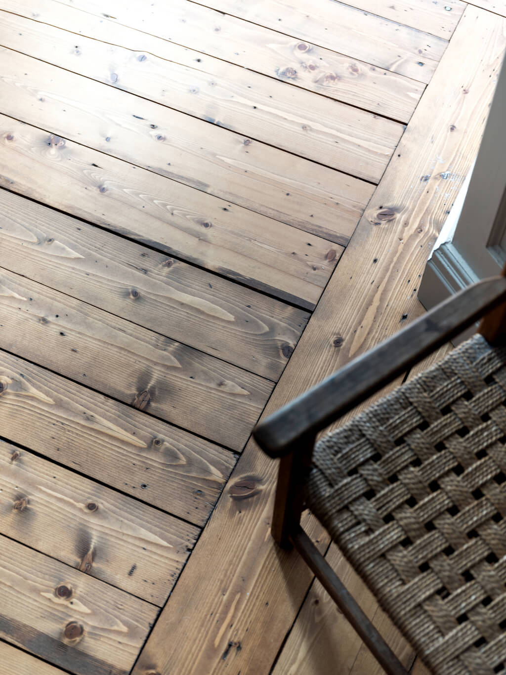 wooden-floor-planks-antique-nordic-apartment-nordroom