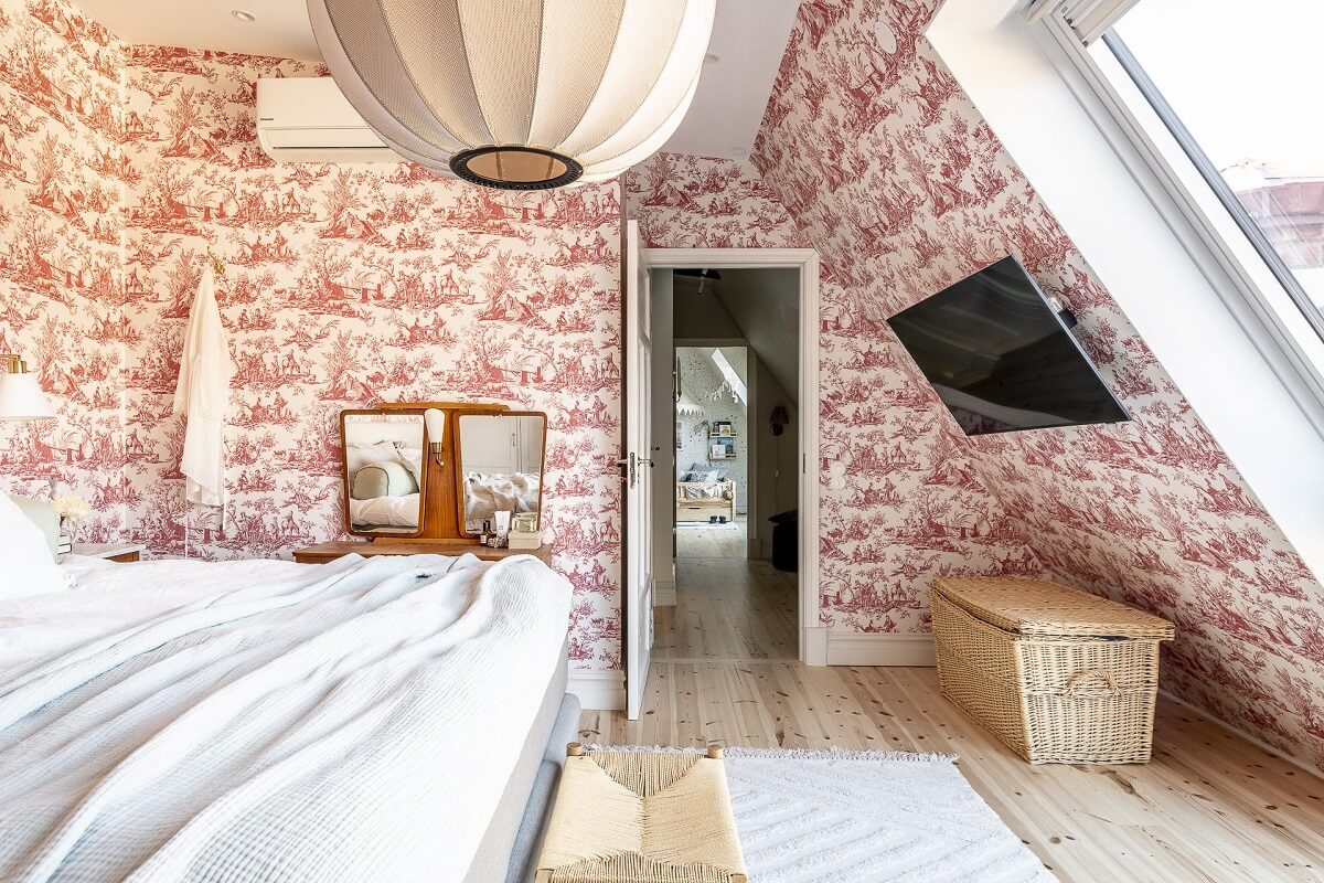 attic-bedroom-pink-wallpaper-slanted-ceiling-nordroom