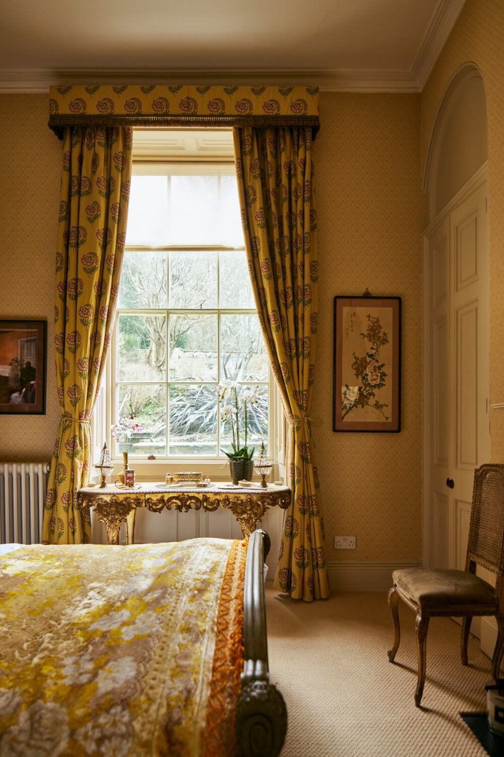 bedroom-historic-townhouse-bath-england-nordroom