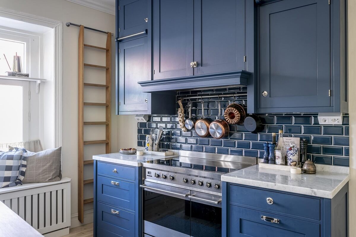 blue-kitchen-cabinets-blue-backsplash-tiles-nordroom