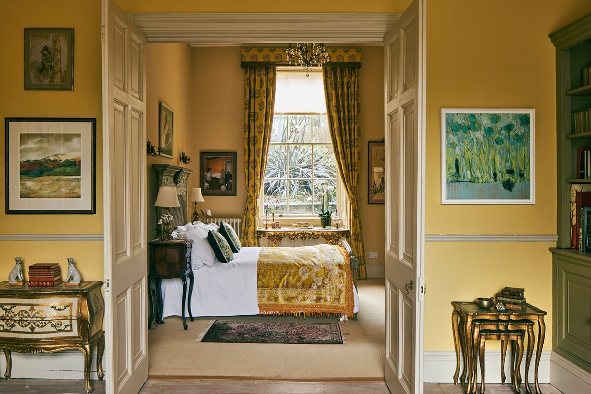 double-doors-master-bedroom-antique-furnishings-nordroom
