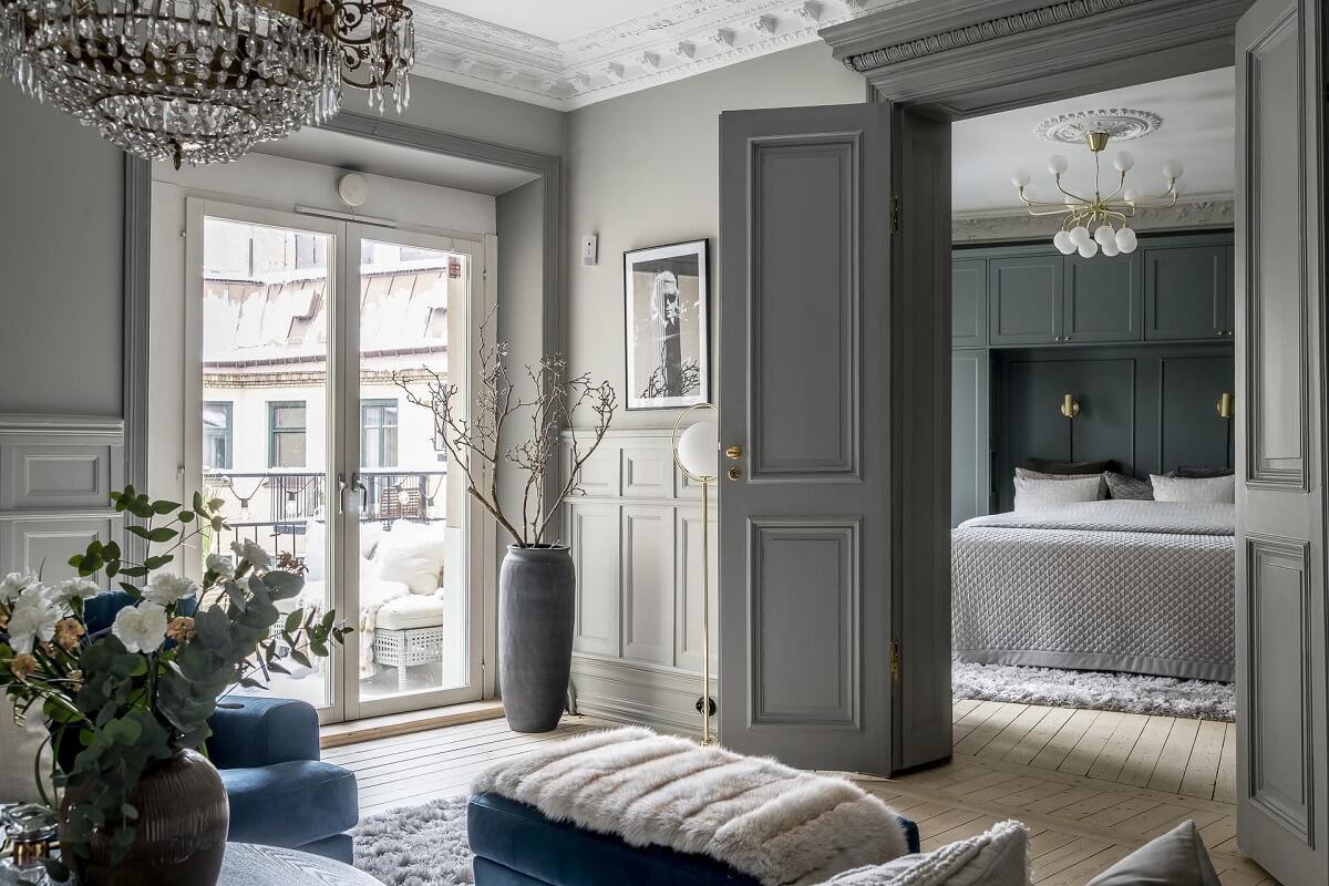 gray-living-room-mirror-doors-bedroom-nordroom