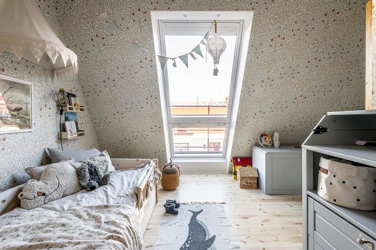 kids-bedroom-slanted-ceiling-tree-wallpaper-nordroom