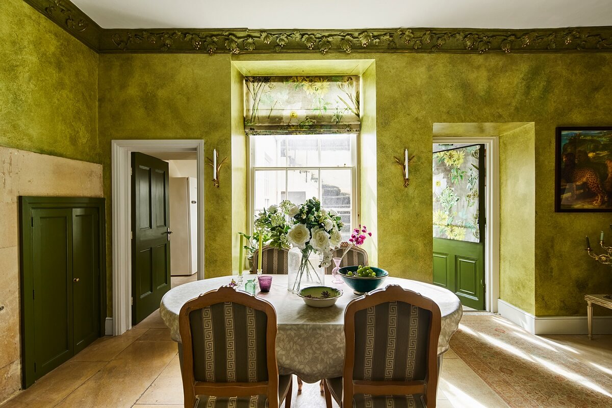 kitchen-dining-table-green-walls-nordroom