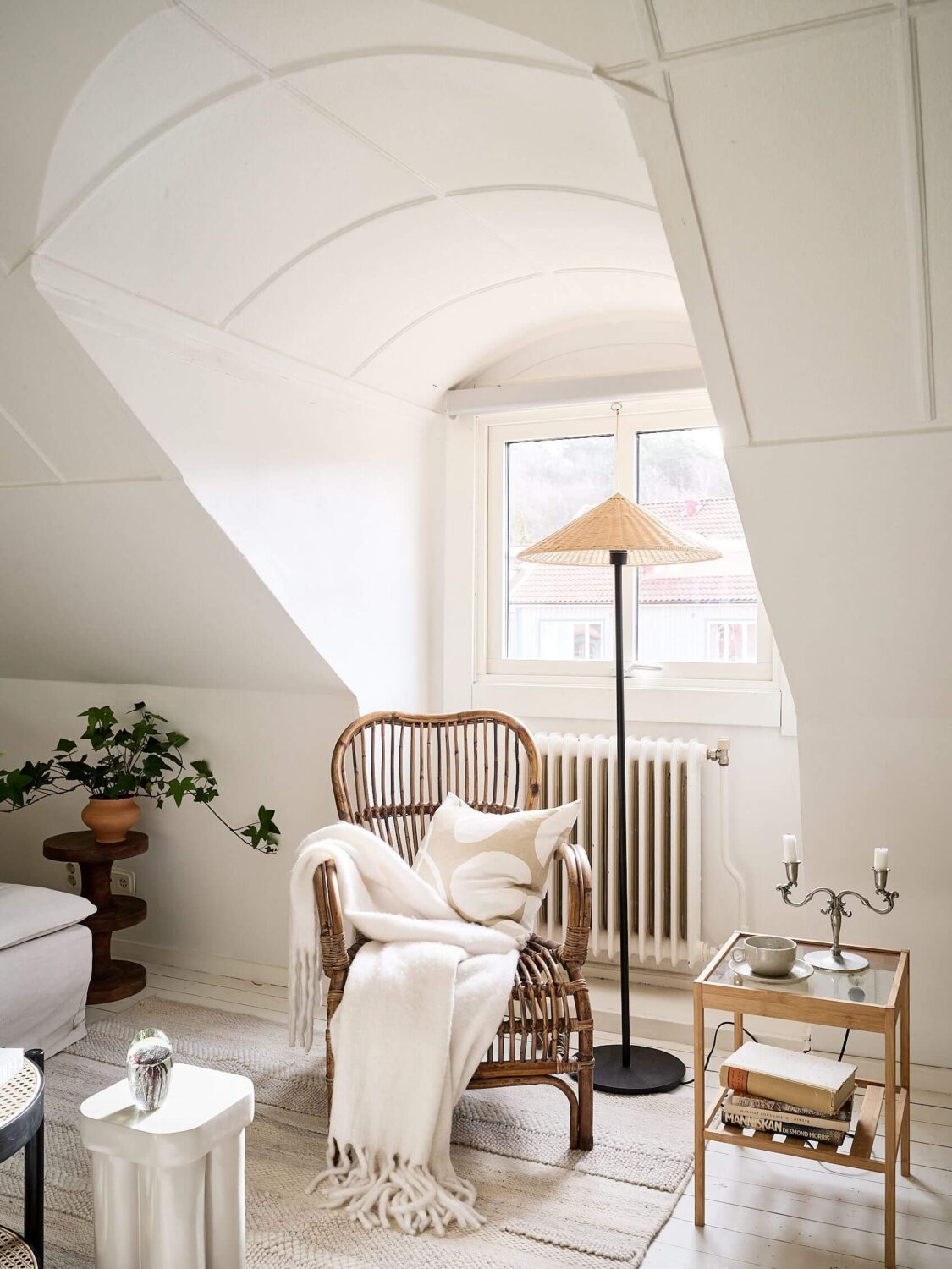 living-room-detail-light-olor-scheme-slanted-walls-nordroom