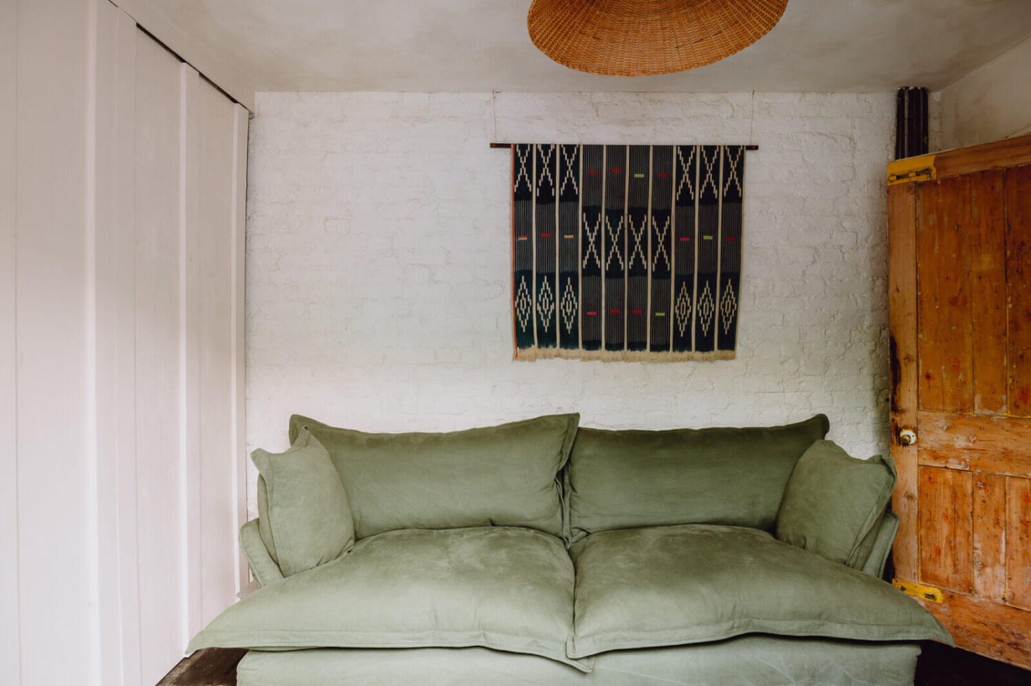 living-room-green-sofa-historic-home-london-nordroom